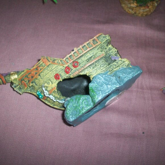 Aquarium Fish Tank Landscape Pirate Ship Wreck Ship Decor Plants Resin Boat Lot - Picture 5 of 9